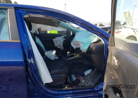 2019 Kia Forte Lxs z USA, uszkodzony, nr VIN 3KPF24AD0KE033782